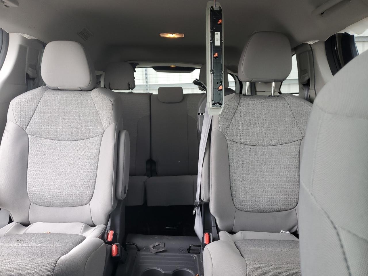2021 Toyota Sienna Le 10