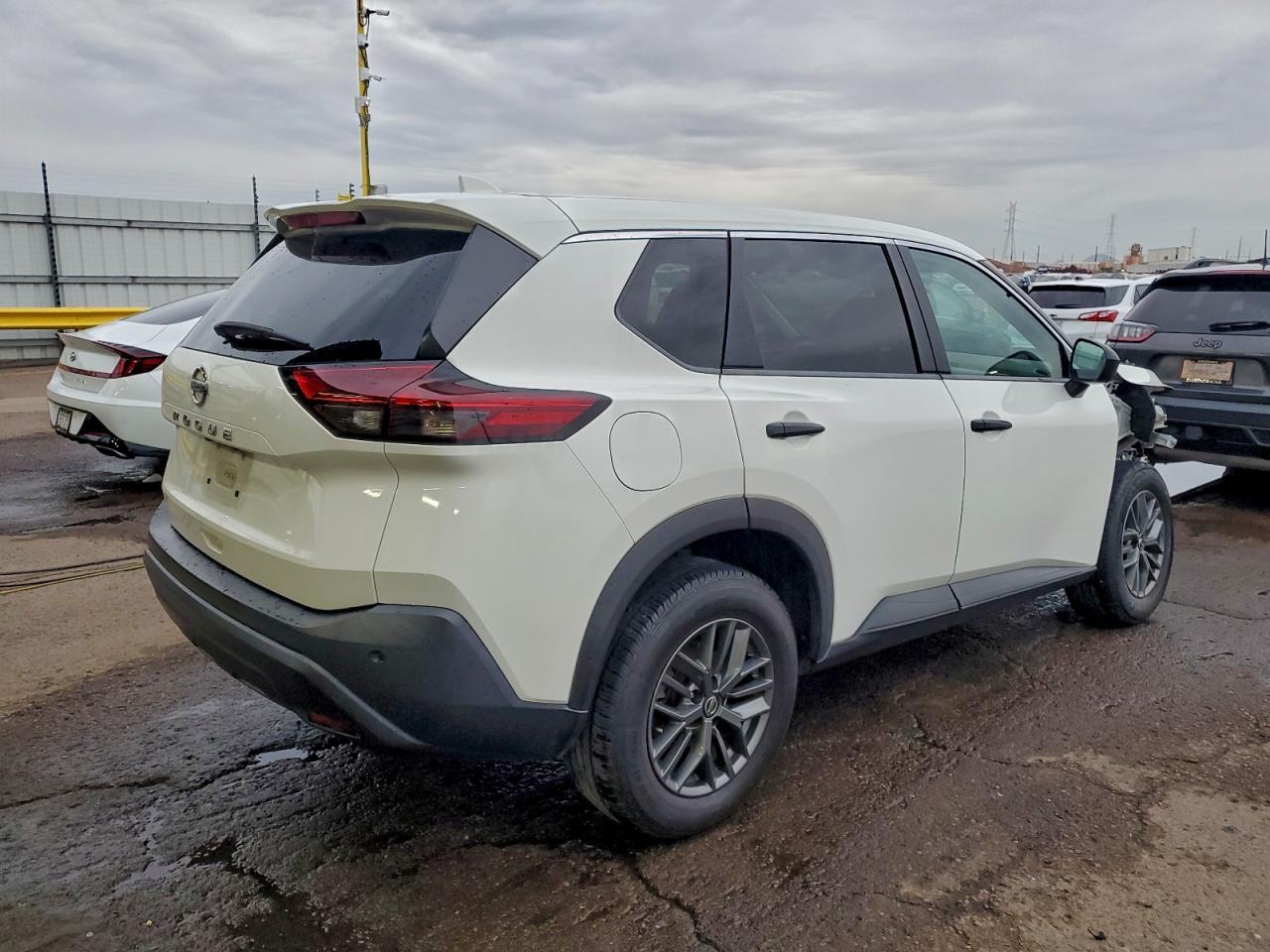 2021 Nissan Rogue S 3