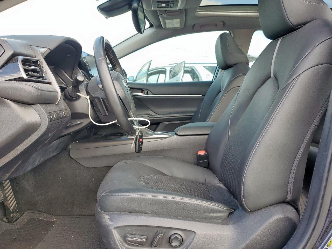 2021 Toyota Camry Xse 15
