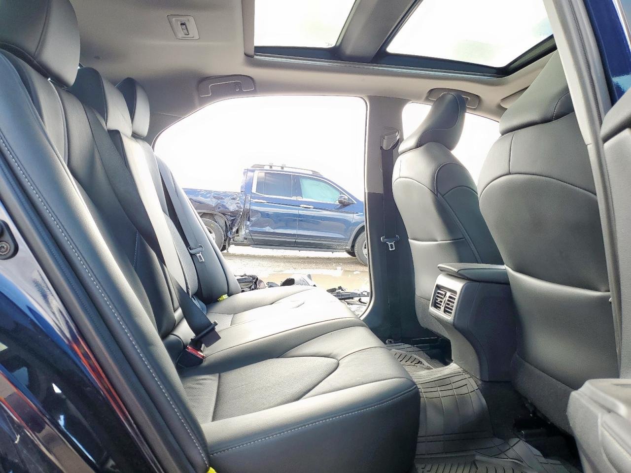 2021 Toyota Camry Xse 18