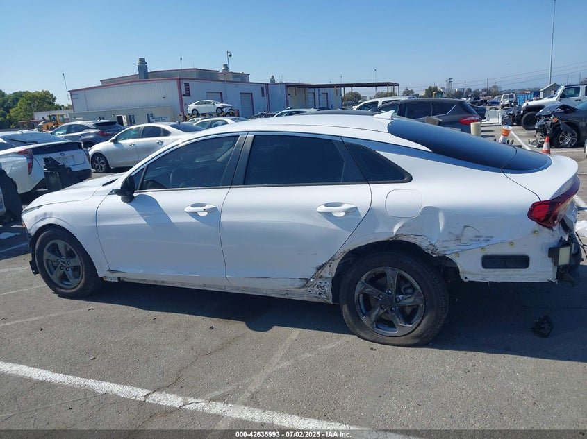 2022 Kia K5 Lxs 16