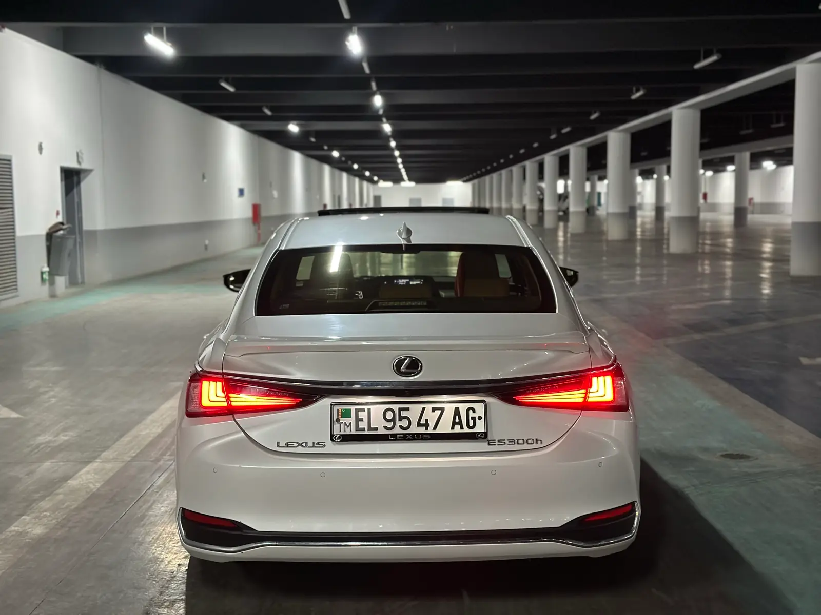 2023 LEXUS Es300h 4