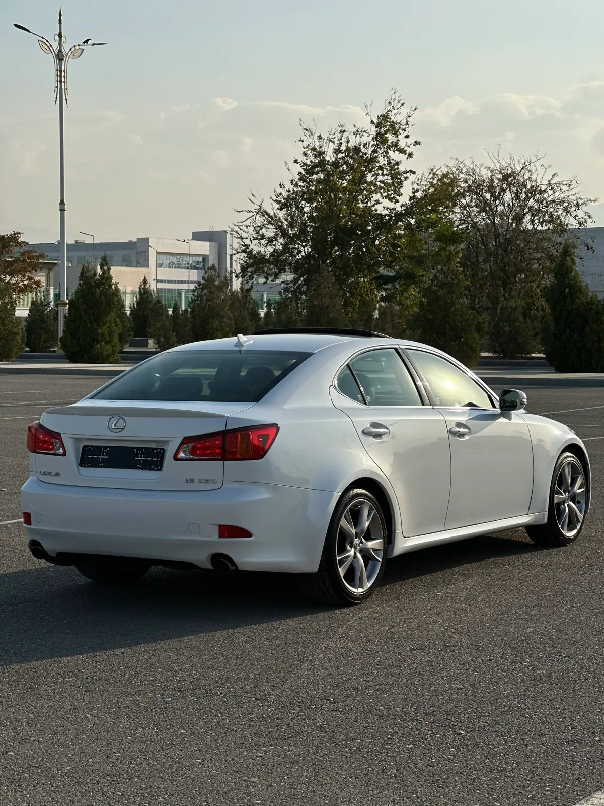 2011 LEXUS IS 4