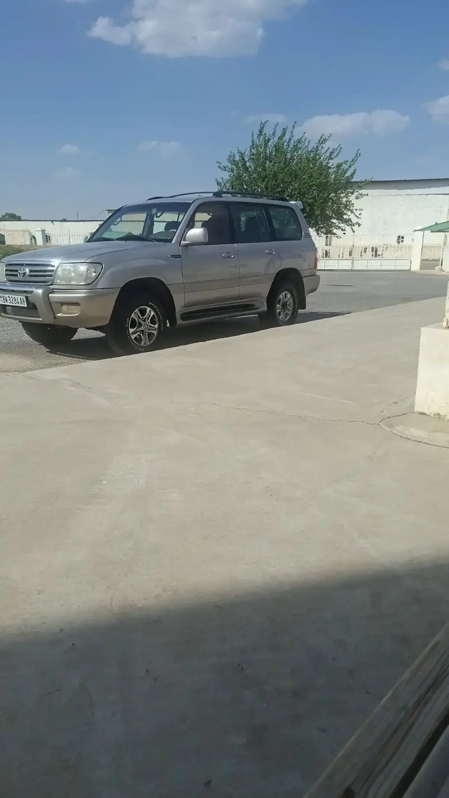 2001 TOYOTA Land Cruiser 2