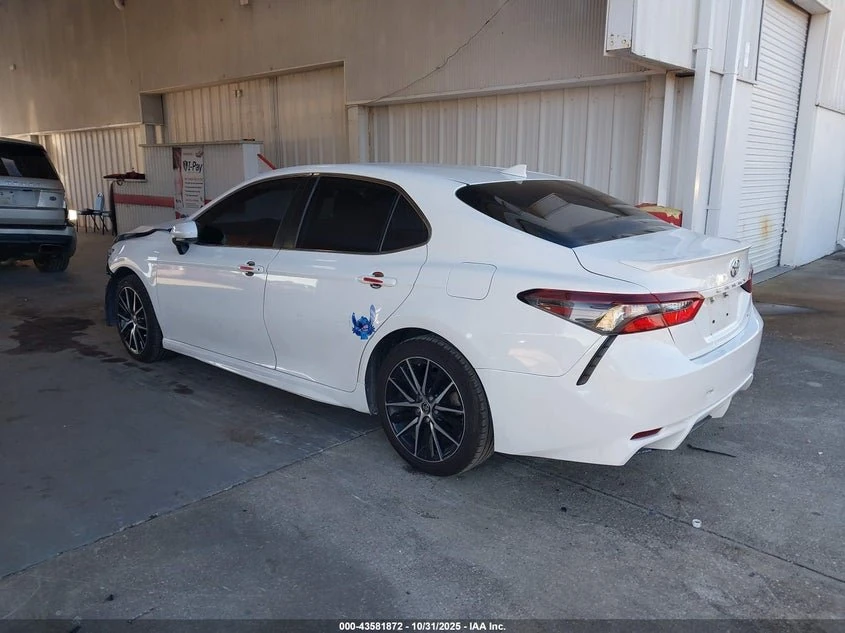 2021 Toyota Camry Se 3