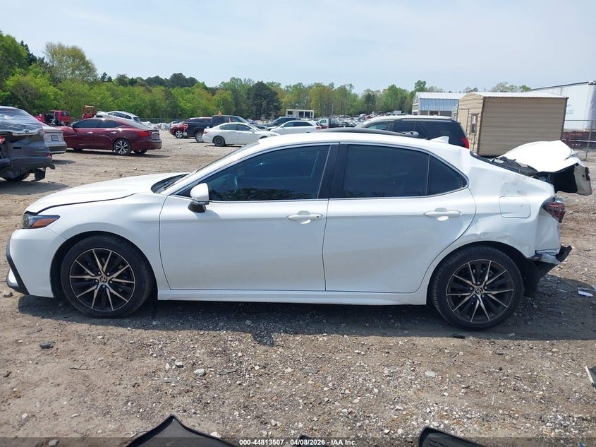 2024 Toyota Camry Se 17