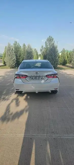 2023 Toyota Camry SE 4