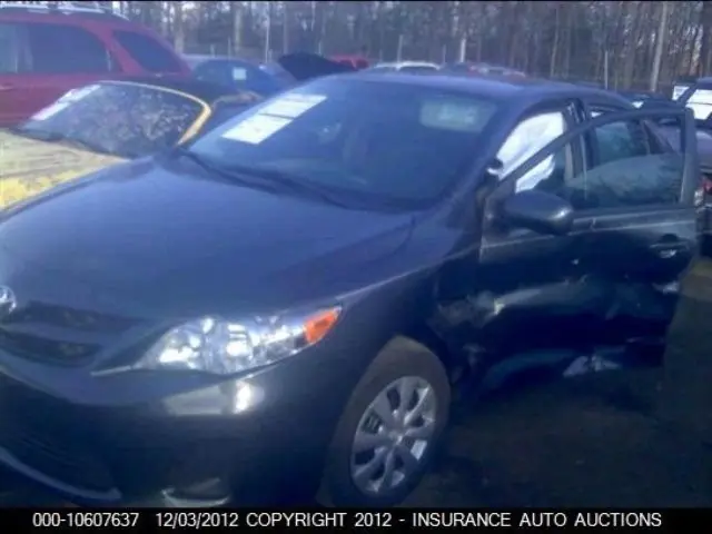 2011 TOYOTA Corolla 7