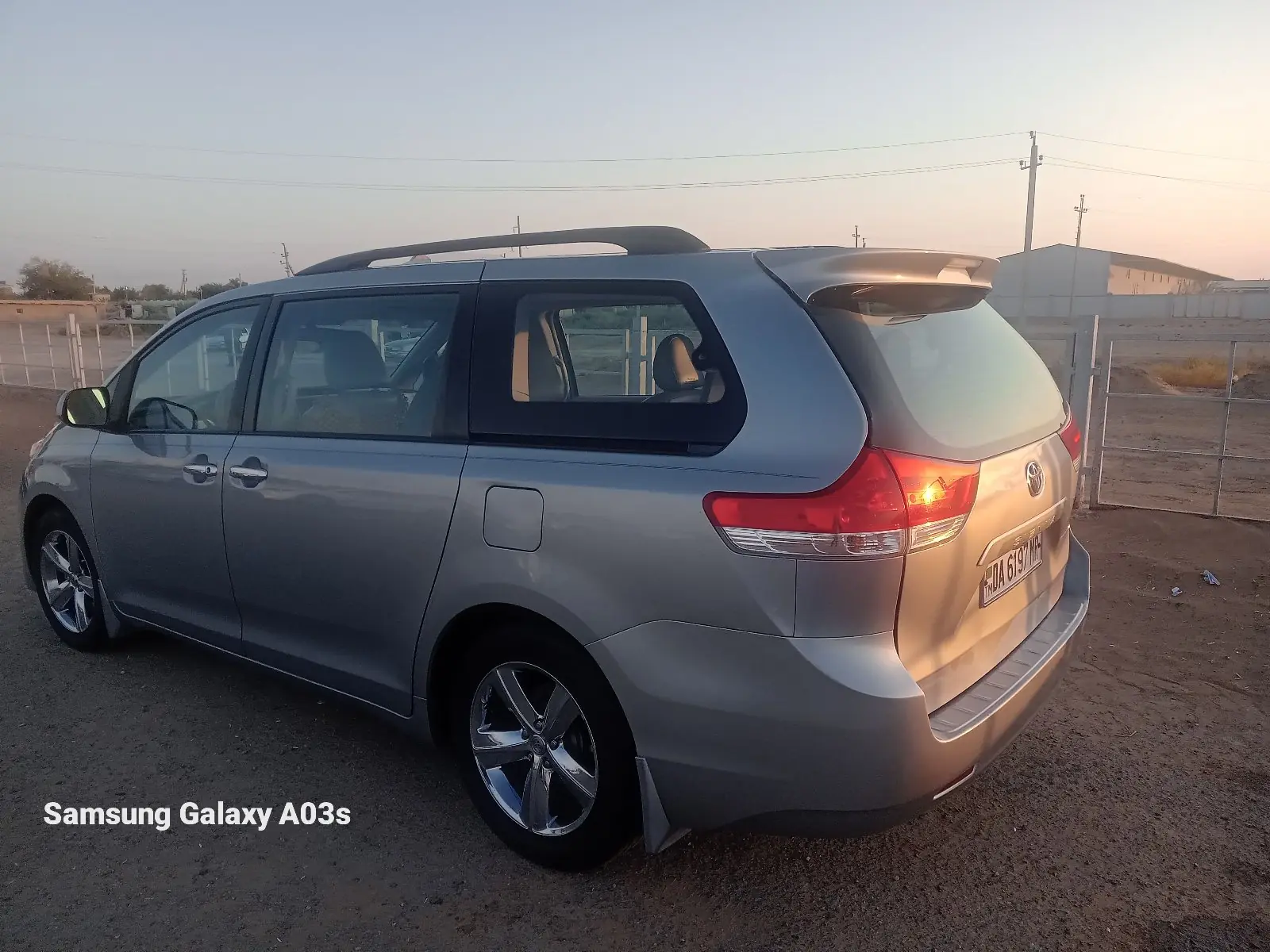 2013 TOYOTA Sienna 2