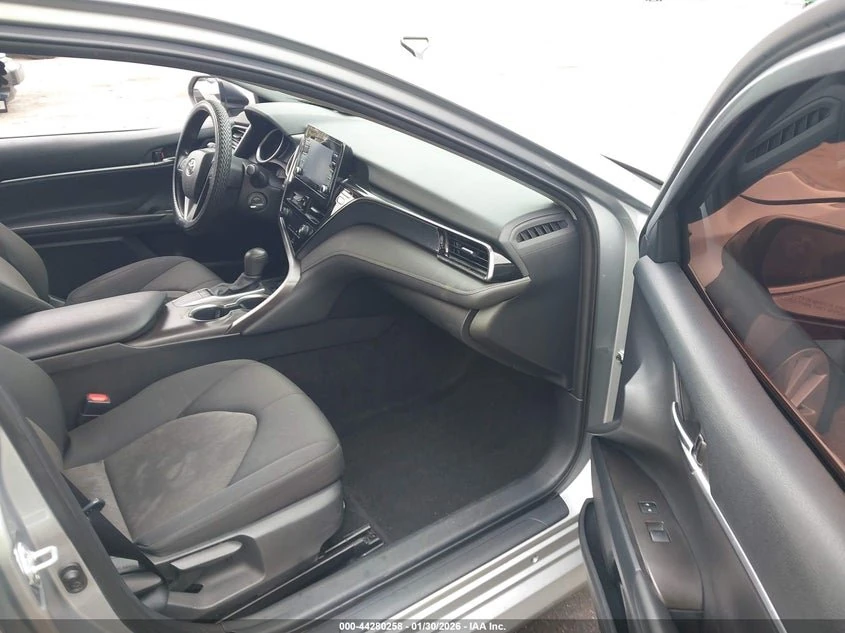 2022 Toyota Camry Le 12