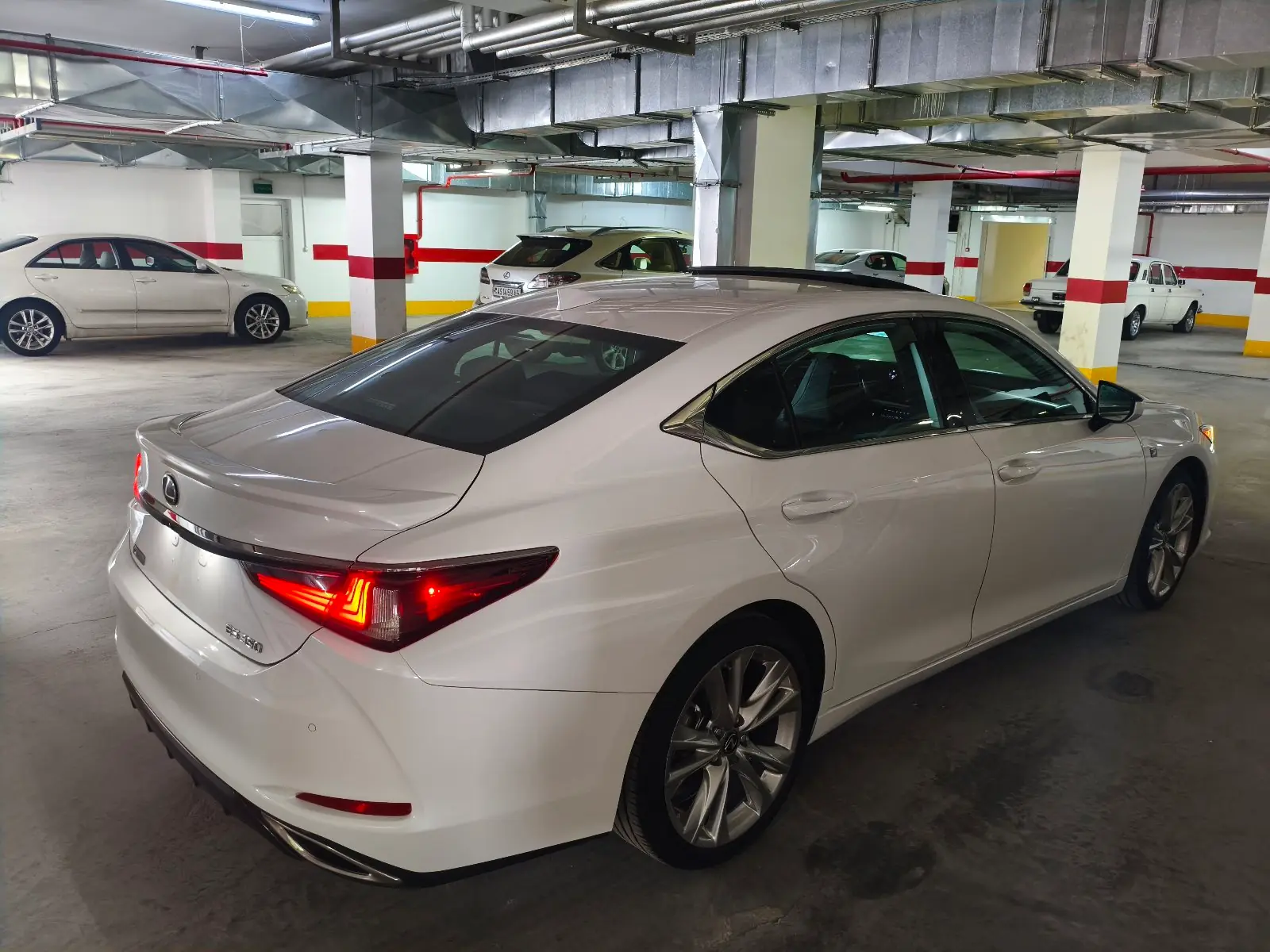 2021 LEXUS ES 3