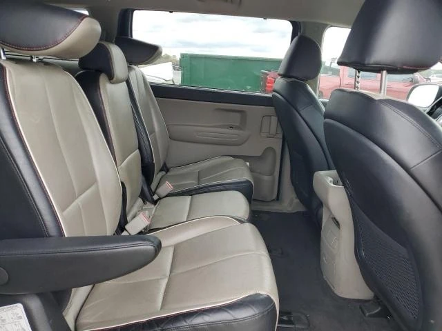 2021 Kia Sedona Lx 13
