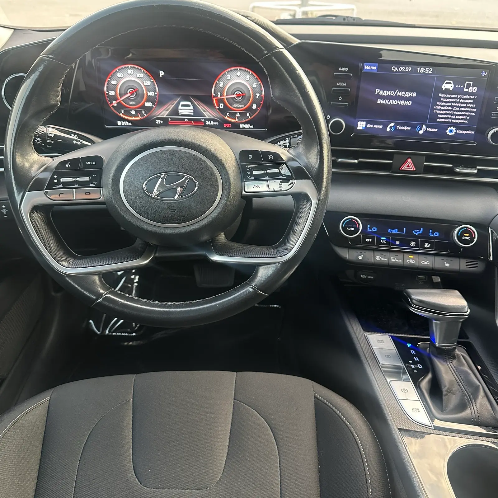 2022 HYUNDAI Elantra 5