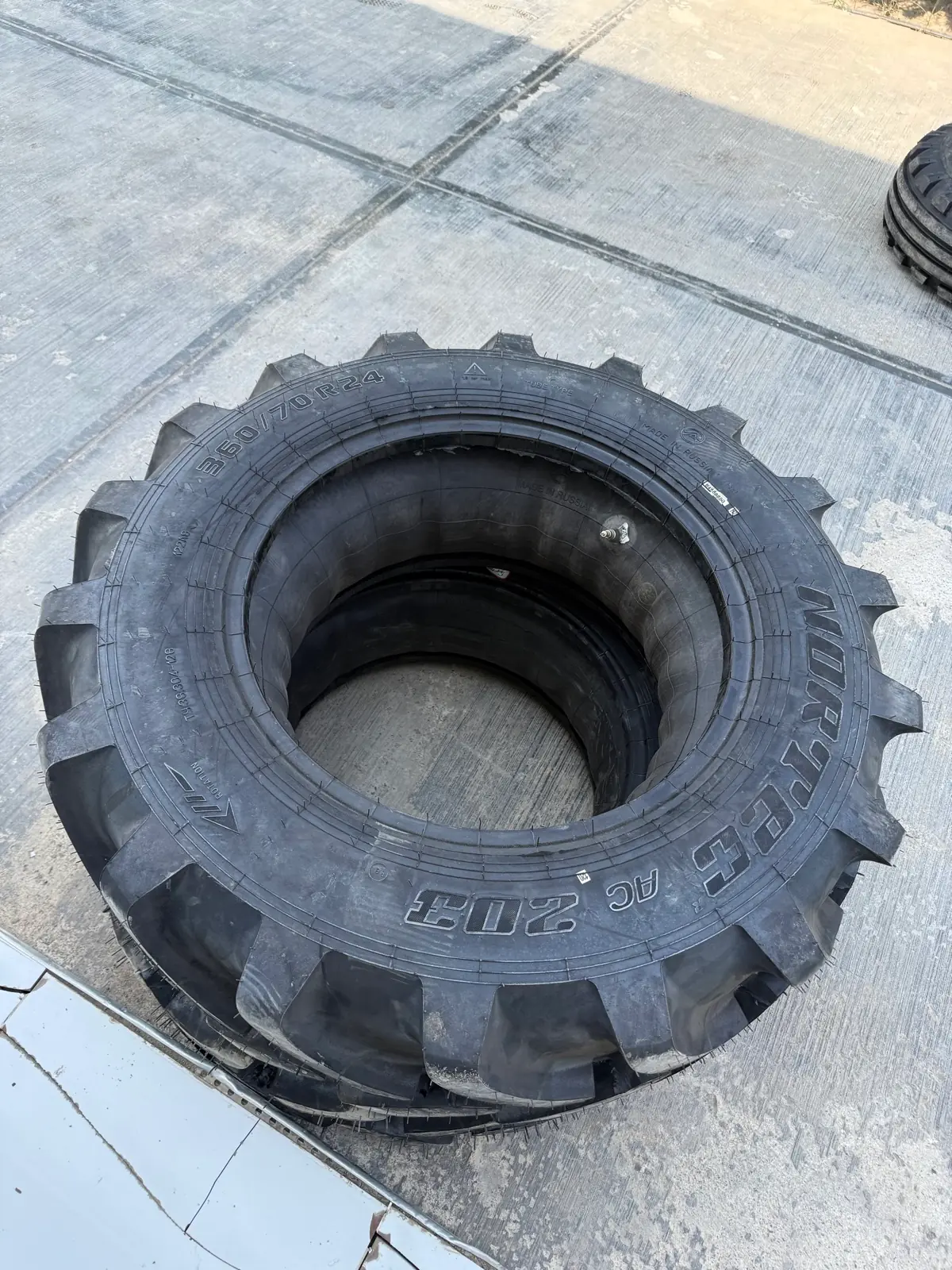 Oba hojalyk tekeri 360/70-24 MTZ-82 Traktoryňky 1