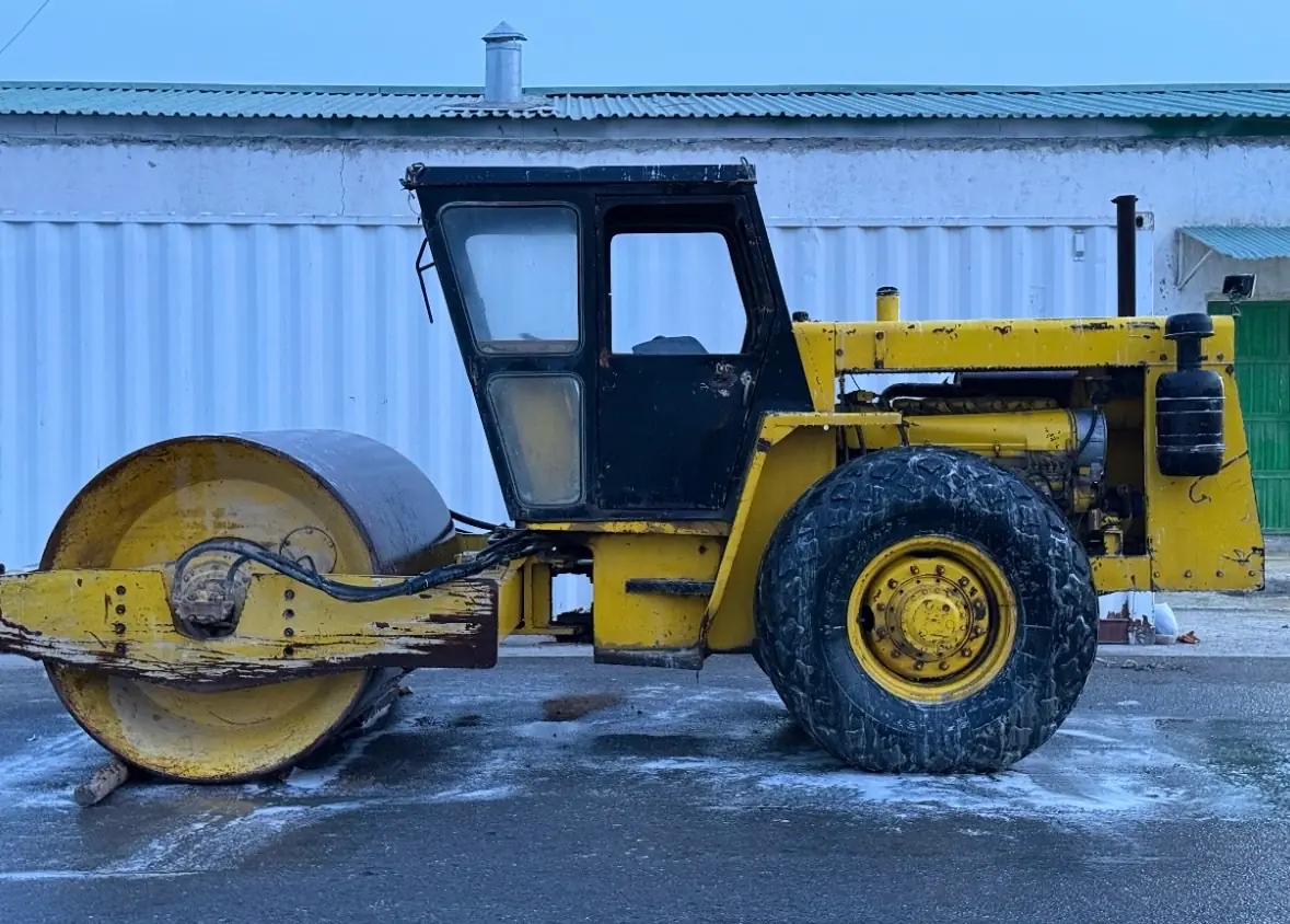 2005 Ez-Go Golf Cart 1