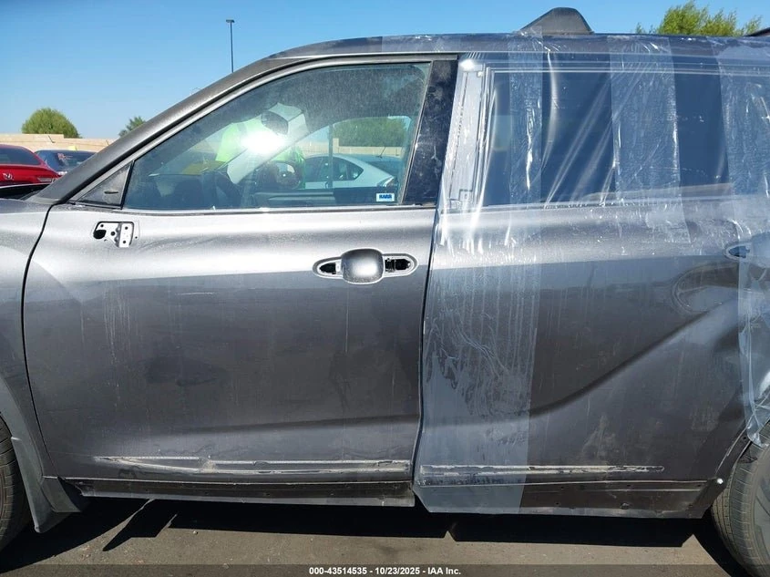 2021 Toyota Highlander Le 15