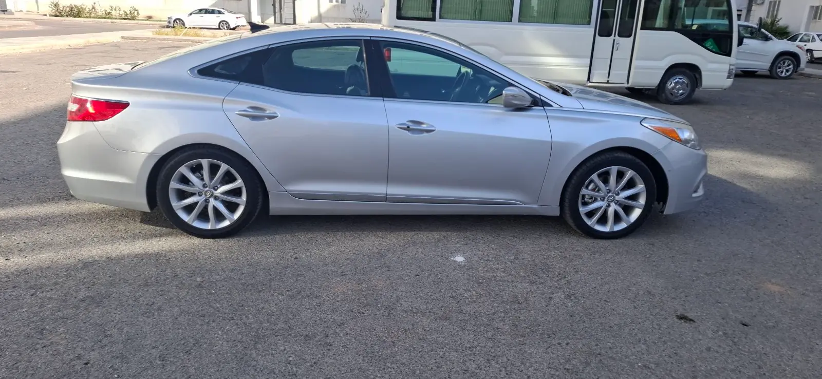 2016 HYUNDAI Azera 1