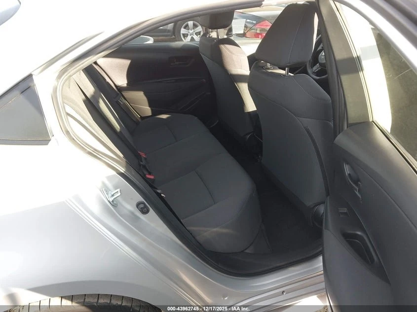 2022 Toyota Corolla Le 11