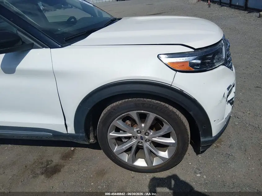 2021 Ford Explorer Platinum 17