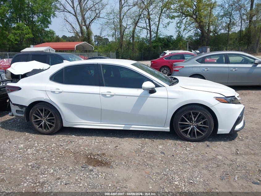 2024 Toyota Camry Se 16