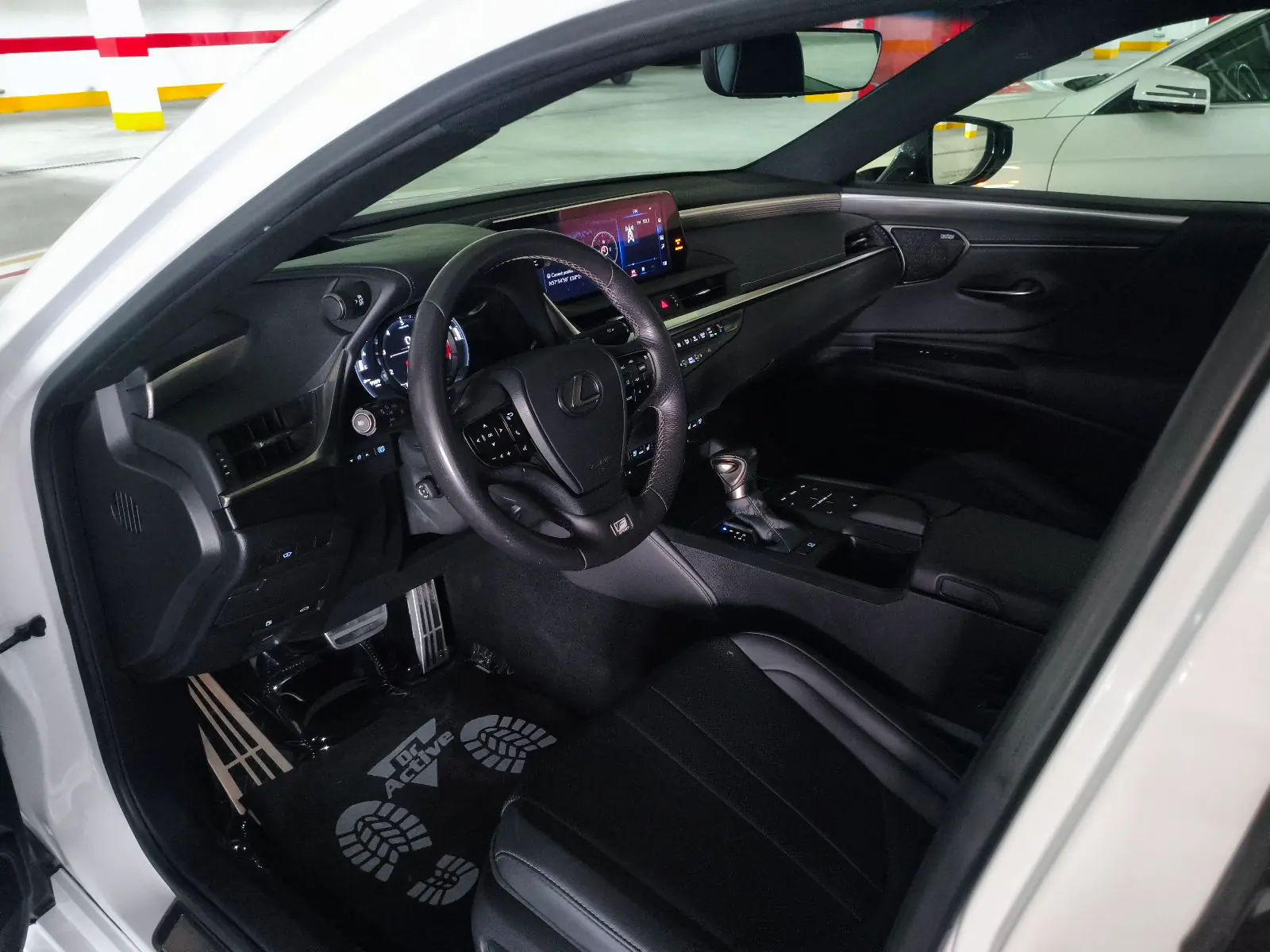 2021 LEXUS ES 8