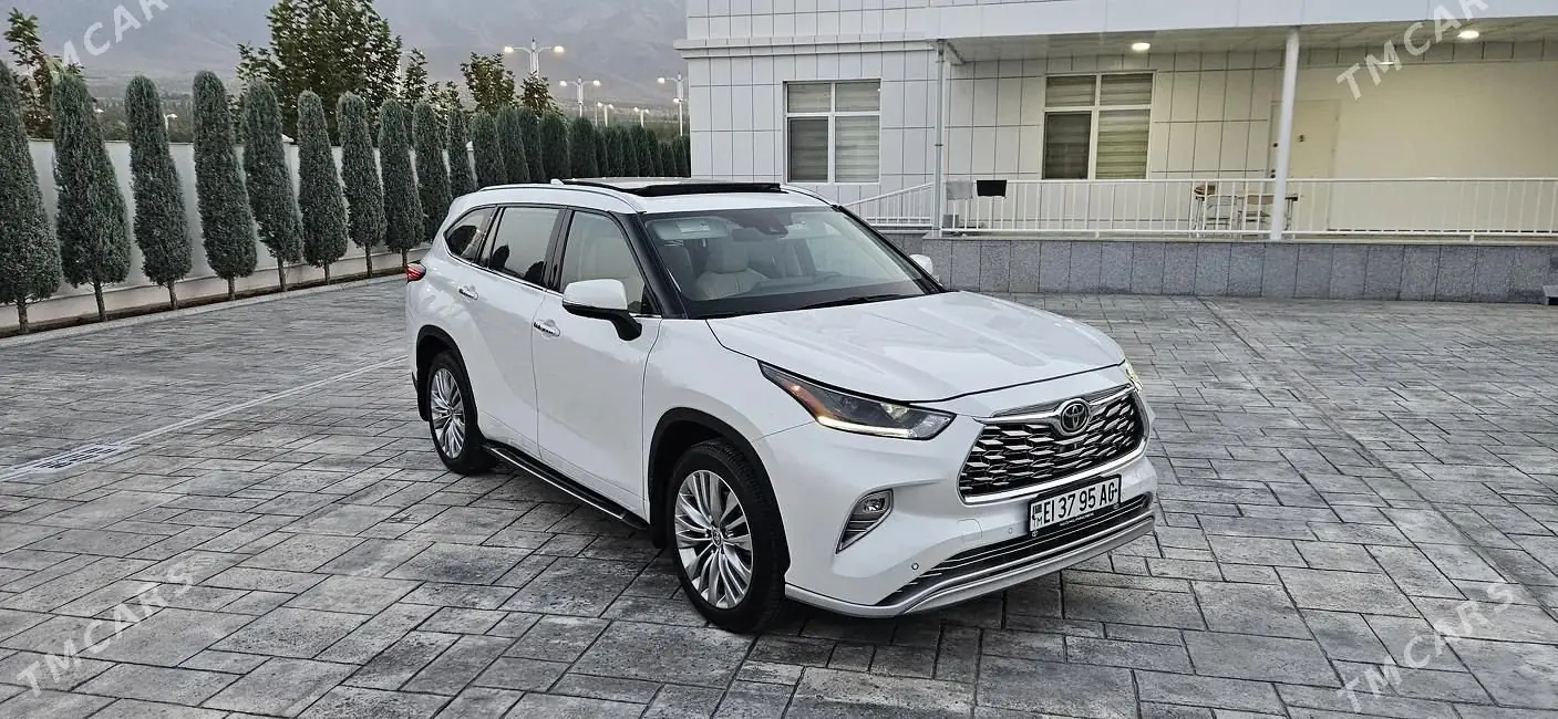 2021 Toyota Highlander Platinum 1