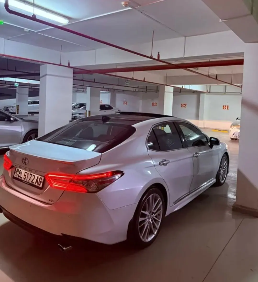 2018 TOYOTA Camry 4