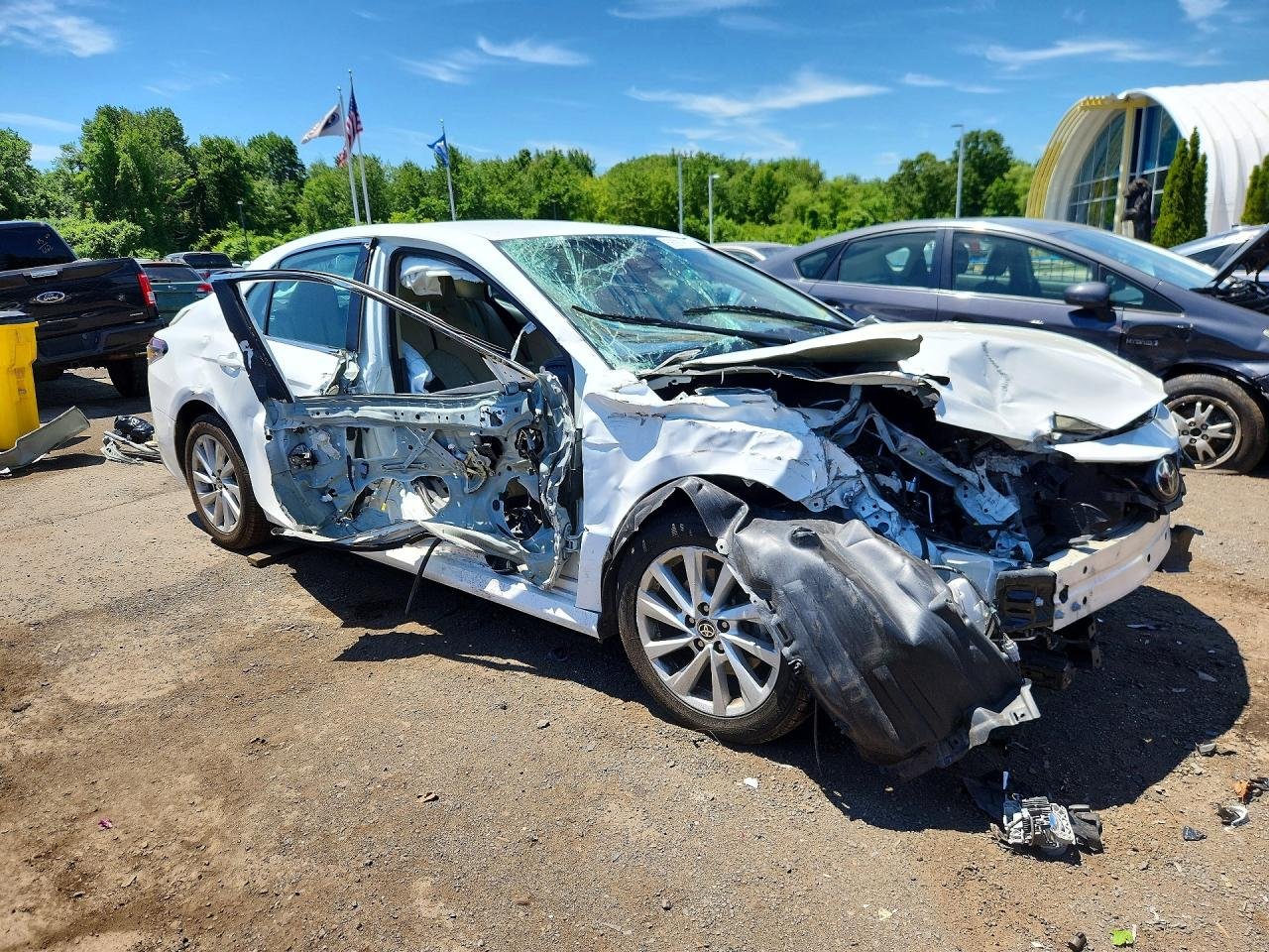 2022 Toyota Camry Le 4