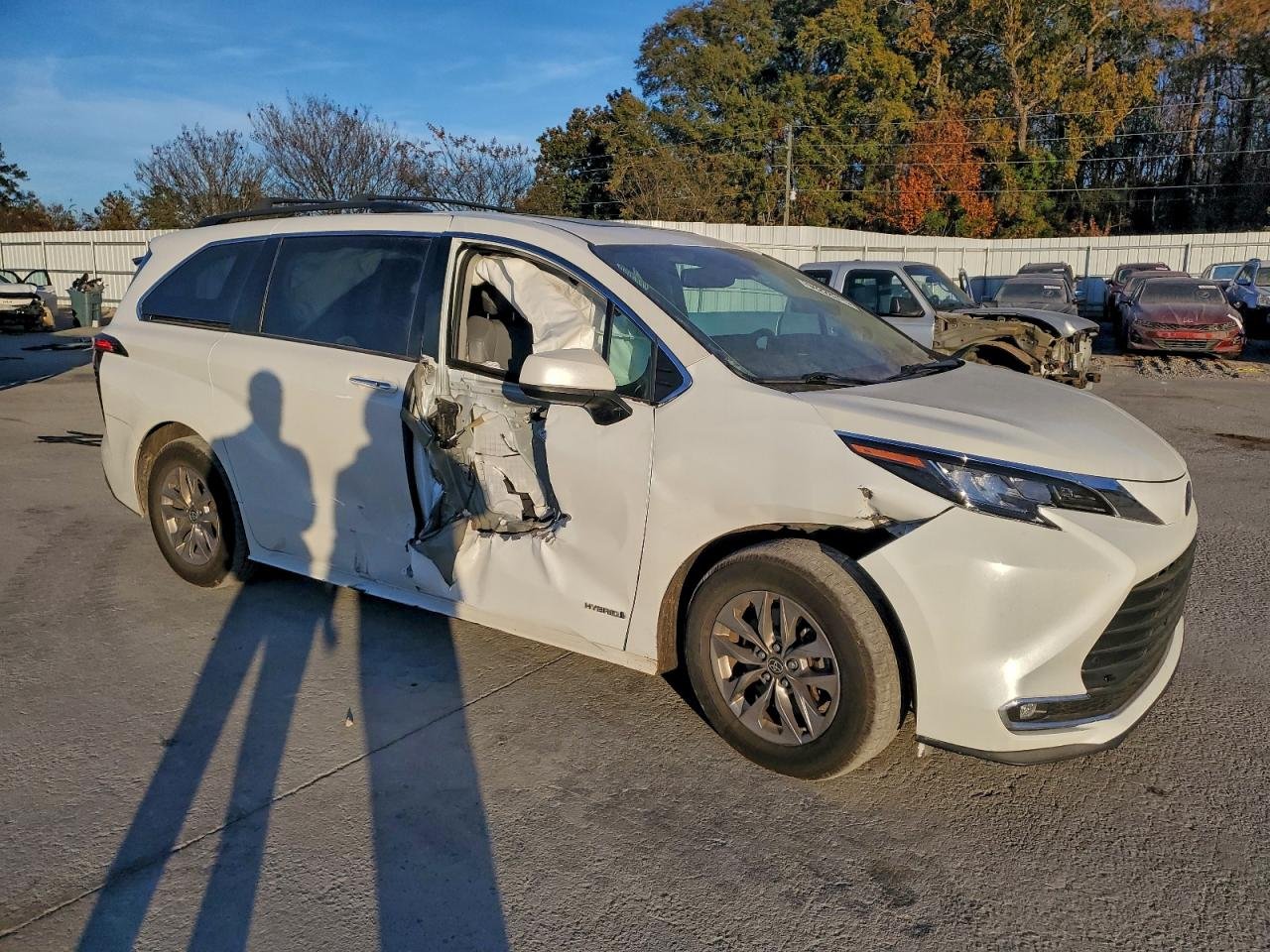 2021 Toyota Sienna Xle 12