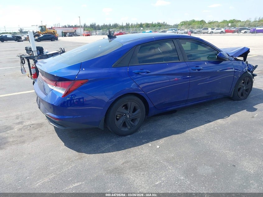 2022 Hyundai Elantra Sel 4