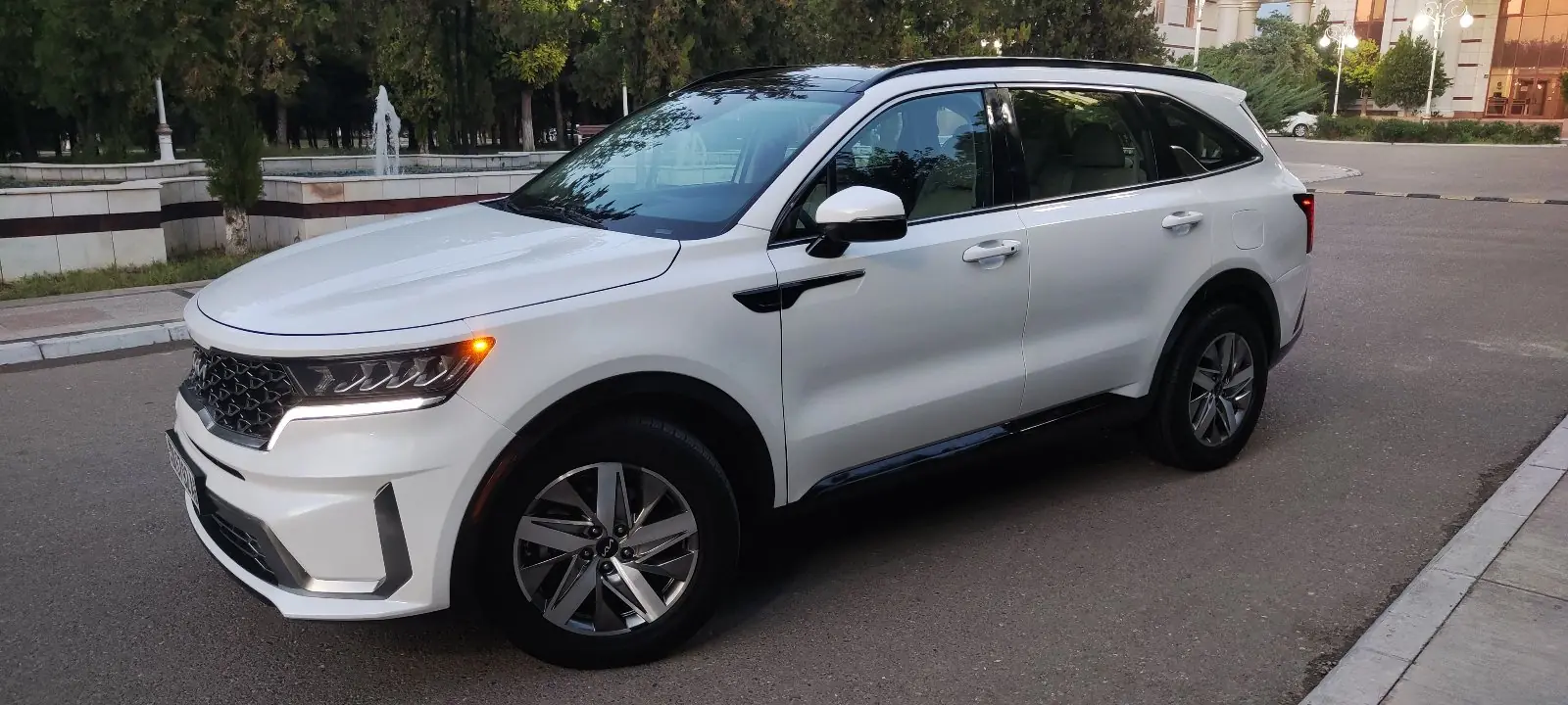 2022 Kia Sorento S 3