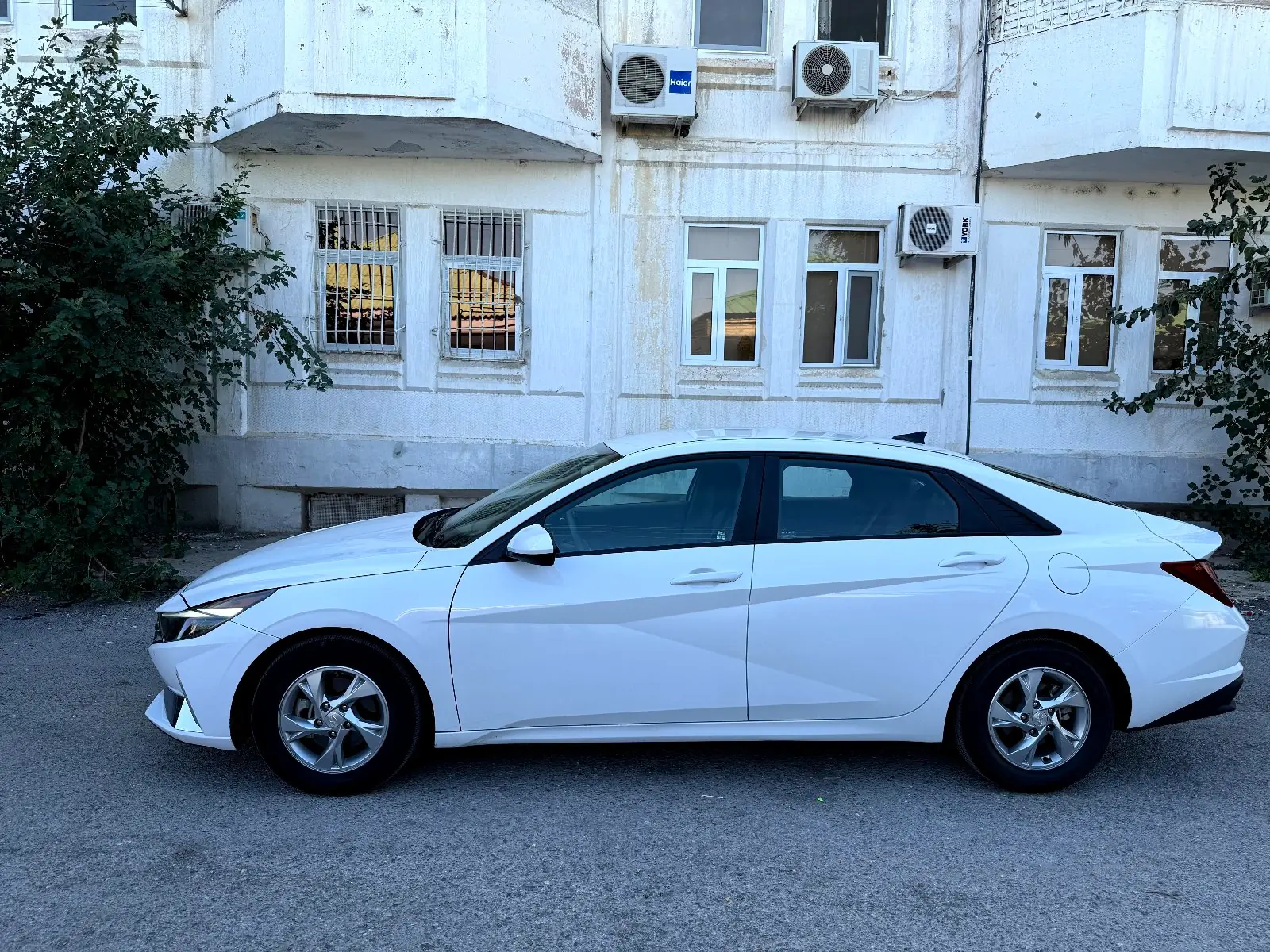 2021 Hyundai Elantra 2