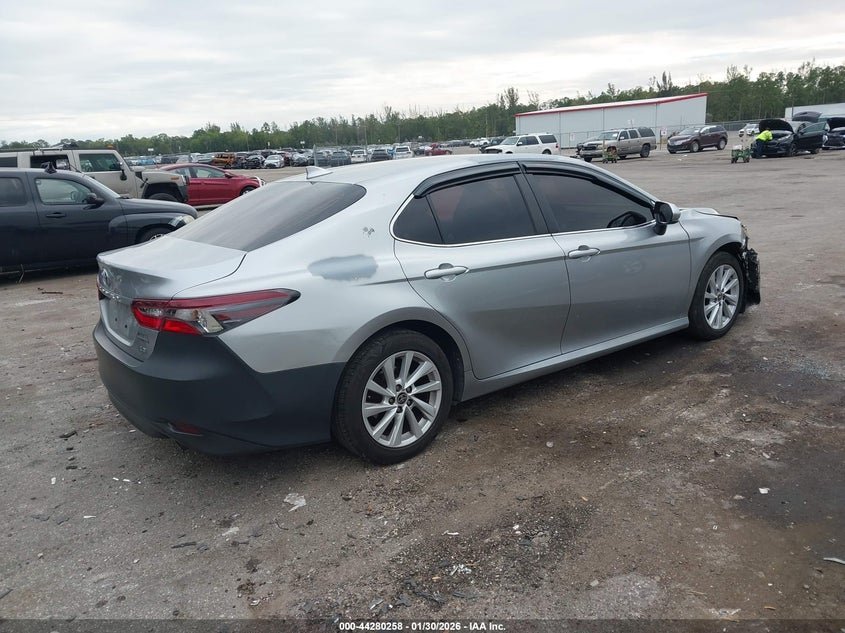 2022 Toyota Camry Le 11