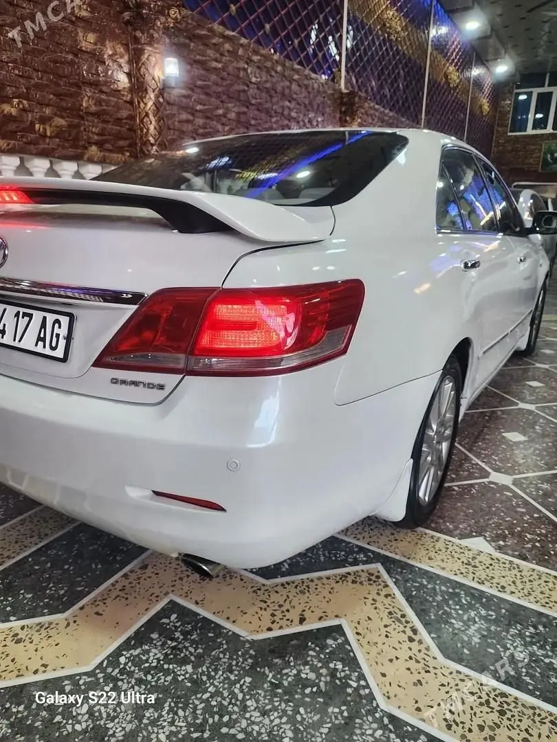 2010 Toyota Aurion 3