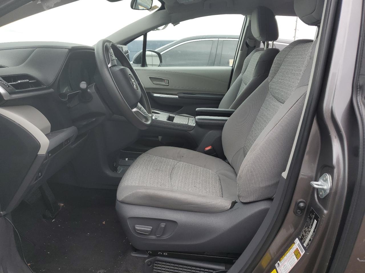 2021 Toyota Sienna Le 7