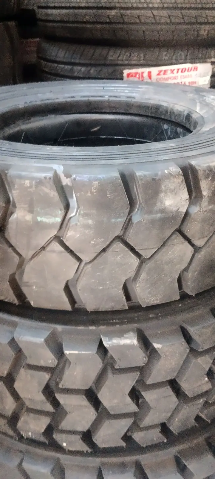 Teker 28x9-15 kara 2