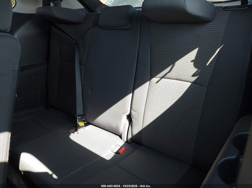 2021 Toyota Highlander Le 18