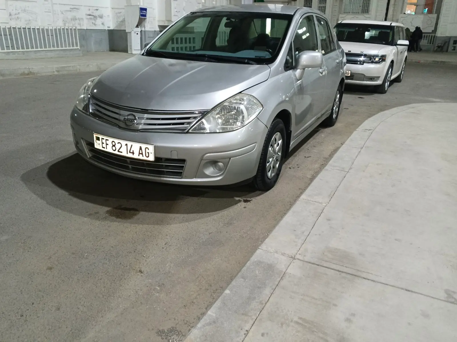 2011 NISSAN Versa 3
