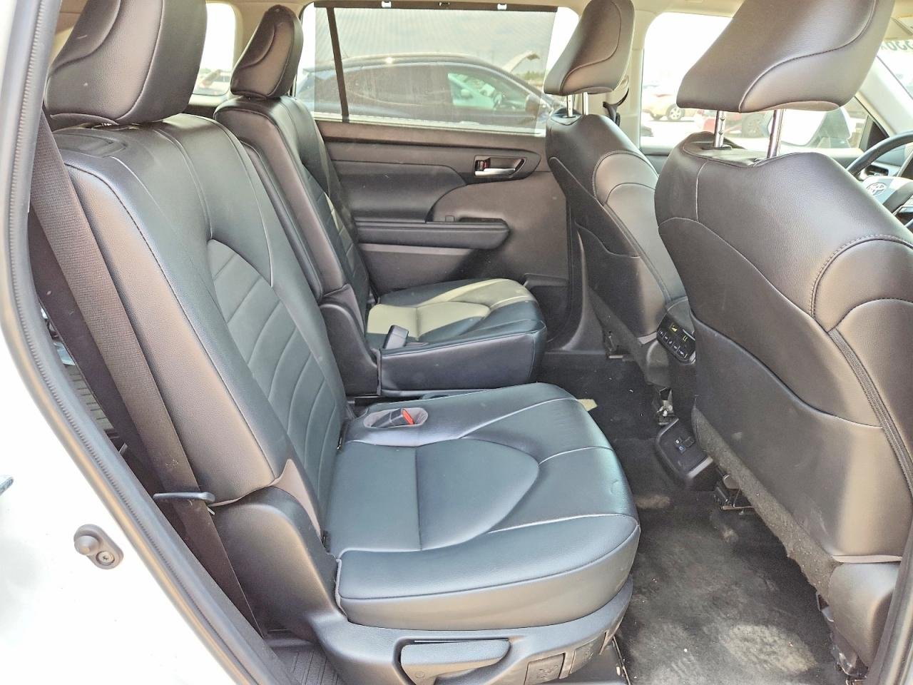 2022 Toyota Highlander Xle 19