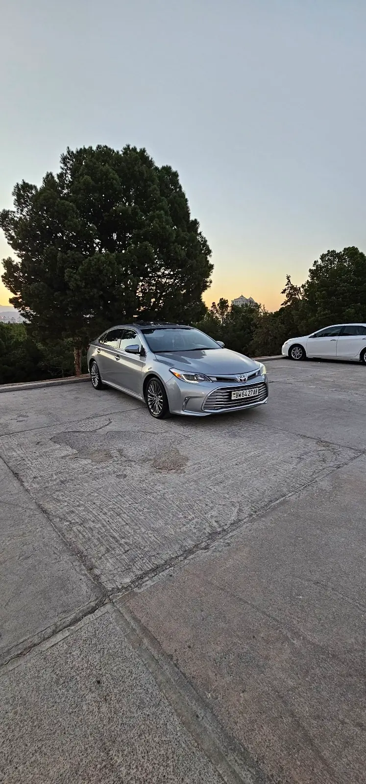 2016 TOYOTA Avalon 2