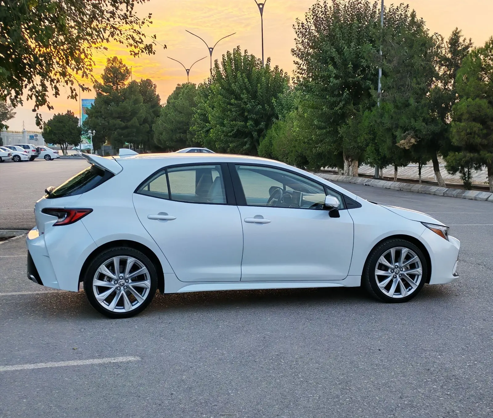 2025 Toyota Corolla Xse 3