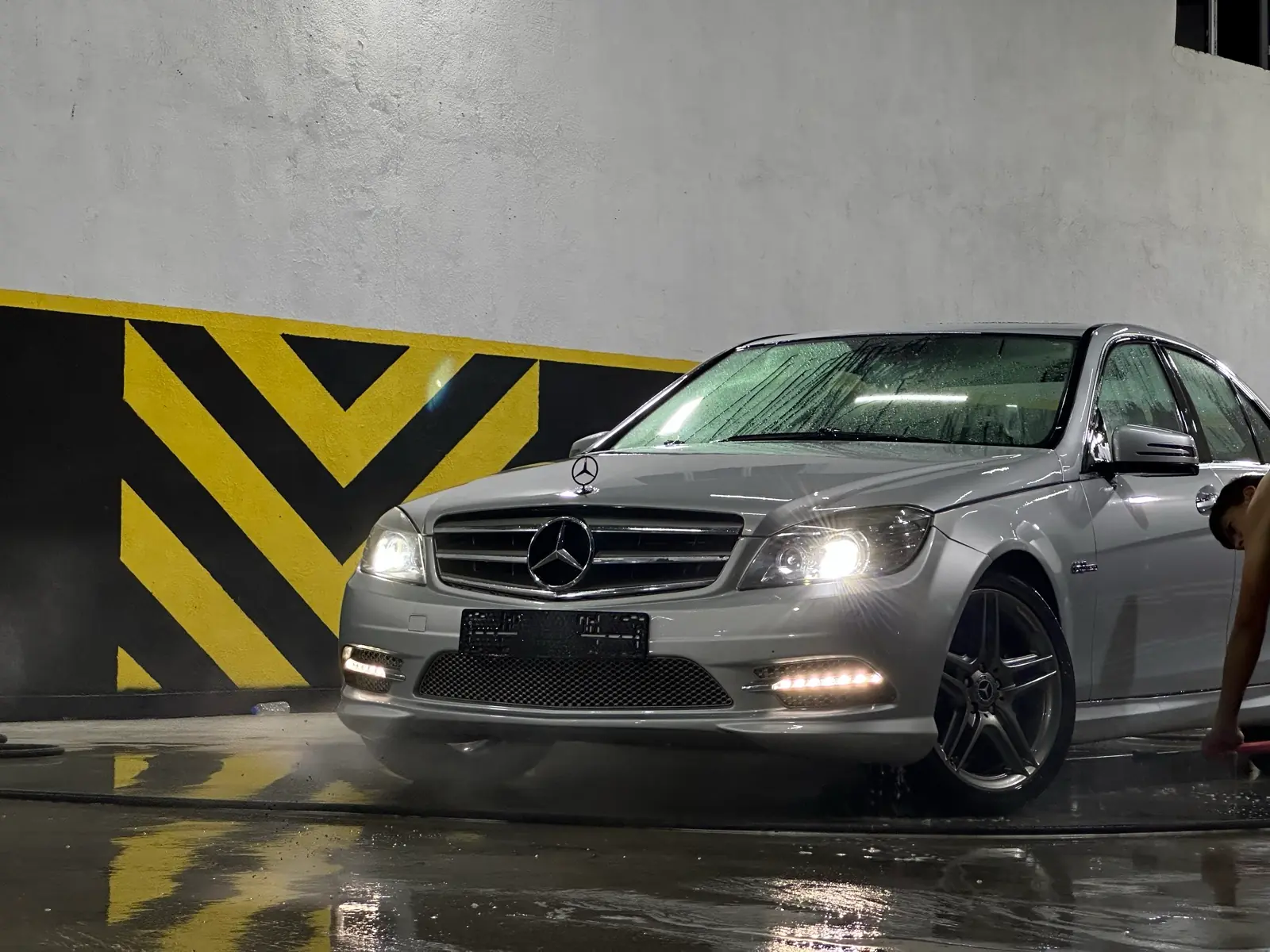 2011 MERCEDES-BENZ C-Class 1