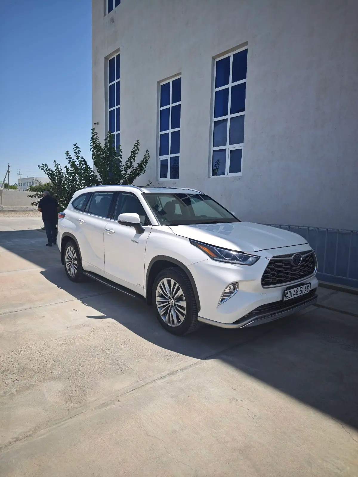 2021 Toyota Highlander Hybrid Platinum 3