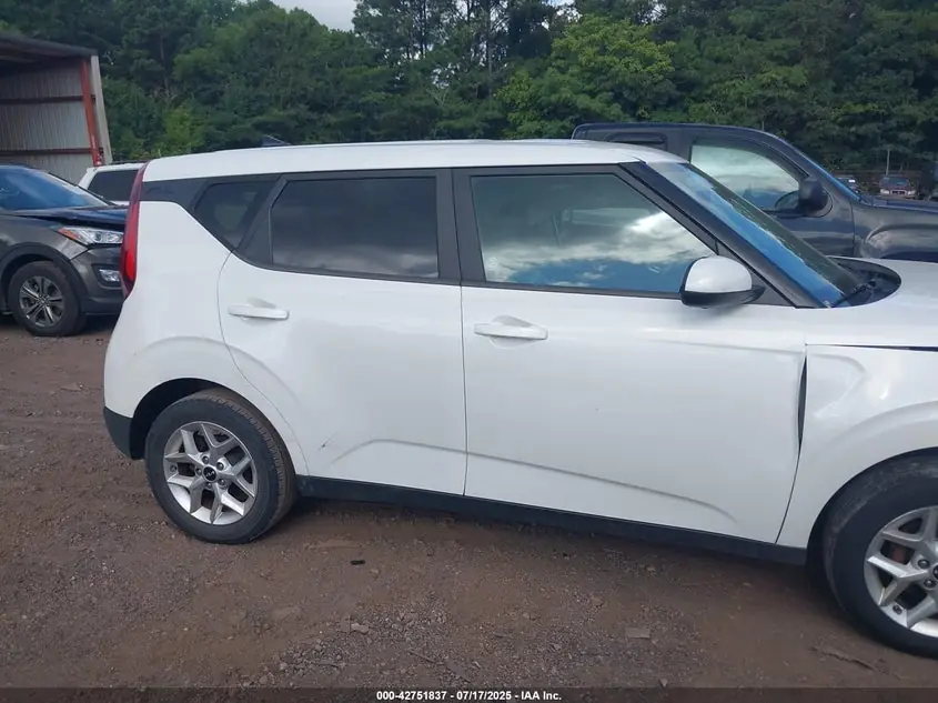 2022 Kia Soul Lx 22