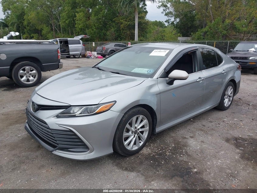 2022 Toyota Camry Le 9