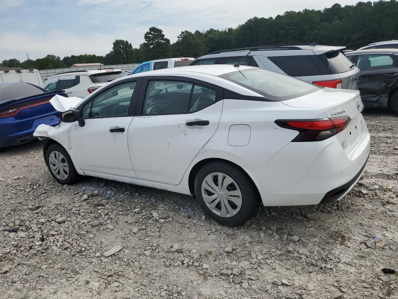 2023 Nissan Versa S 2