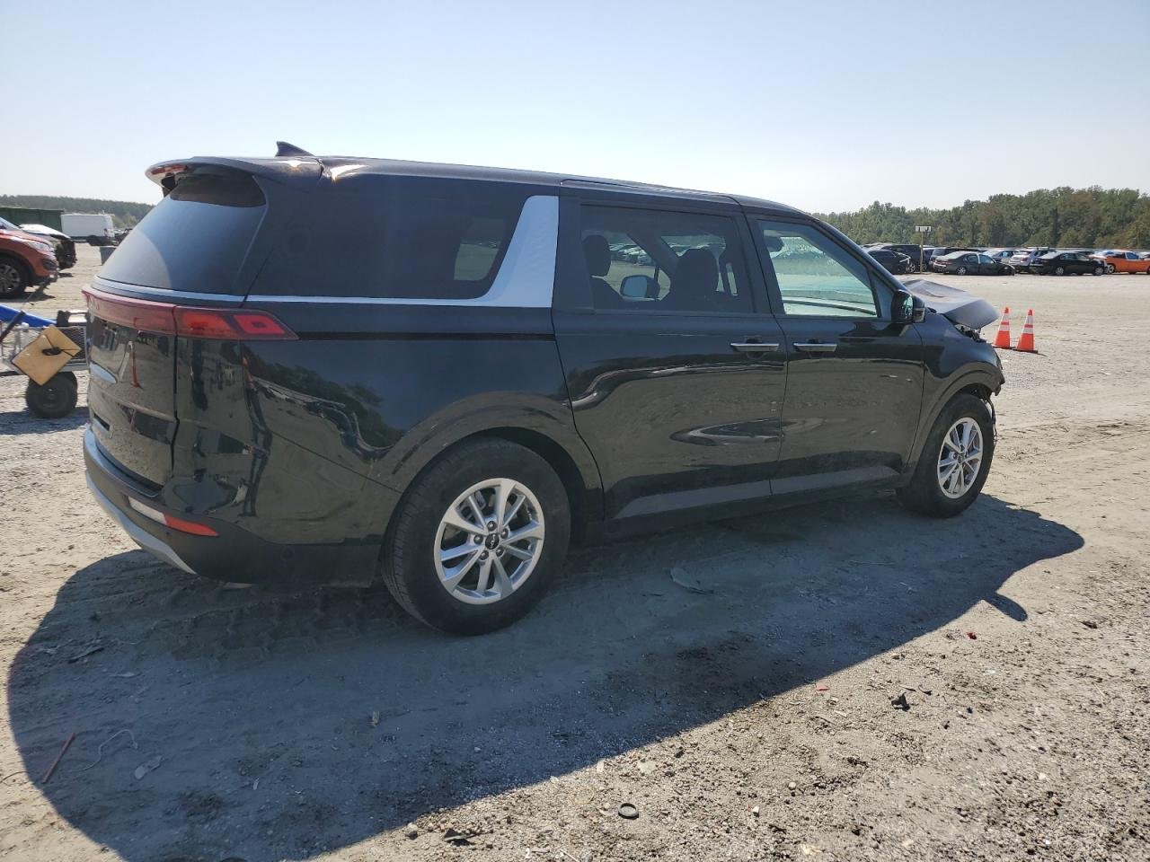2022 Kia Carnival Lx 9