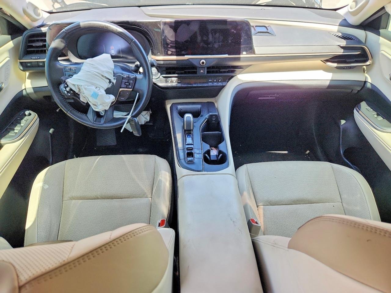 2023 Toyota Crown Limited 15