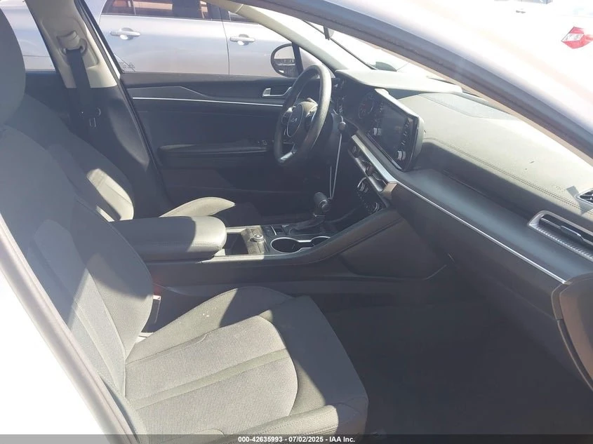 2022 Kia K5 Lxs 6