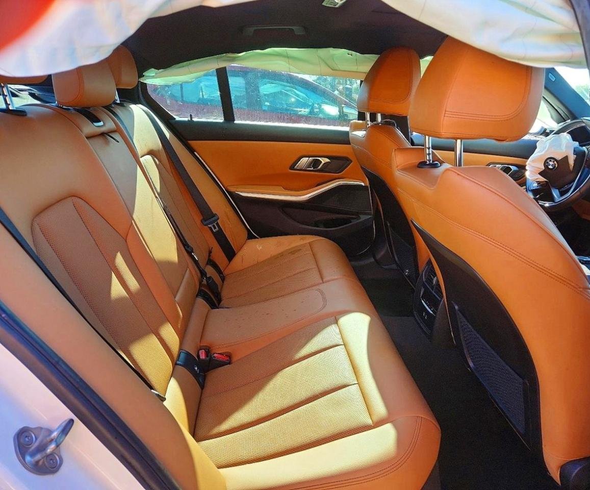 2022 BMW 330Xi 18